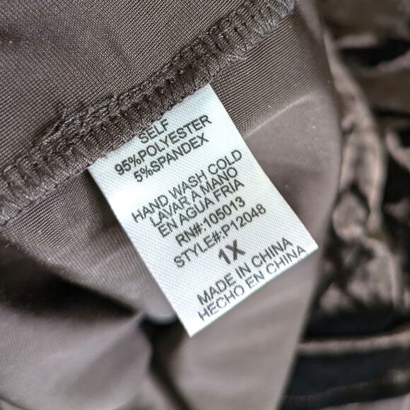 Andree by Unit Velvet Embroidered Floral Tunic Top 1X Brown Button Roll Tab Sl - Picture 10 of 11